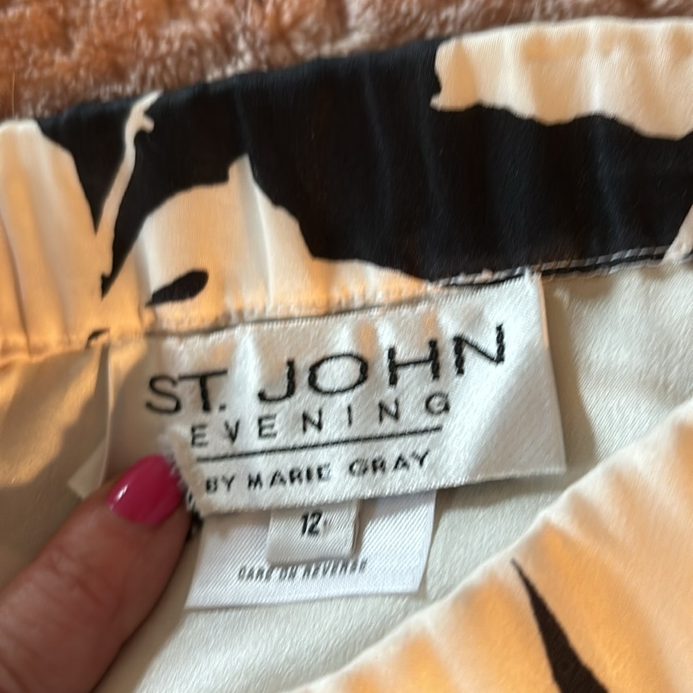 St John Evening silk skirt NWOT - Picture 3 of 6